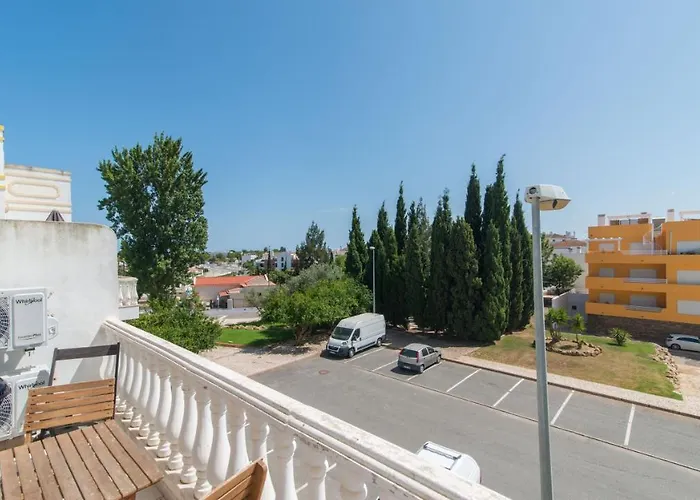 T1 With Balcony Bbq 8min Walk To Beachfront * Faro