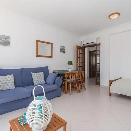 T1 Wifi, Balcony With Bbq, Air Con 8min Walk From The Marginal Of Appartement Faro