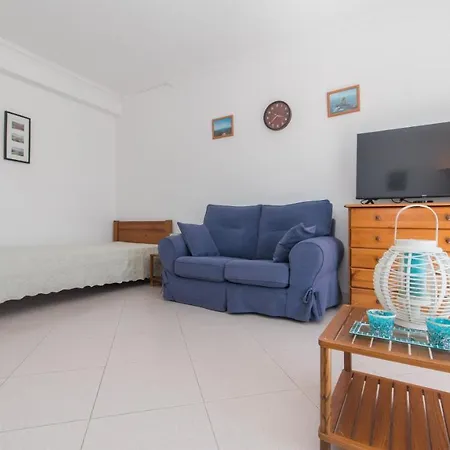 Appartement T1 Wifi, Balcony With Bbq, Air Con 8min Walk From The Marginal Of