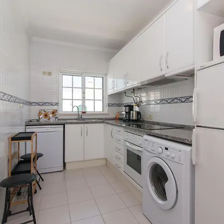 T1 Wifi, Balcony With Bbq, Air Con 8min Walk From The Marginal Of