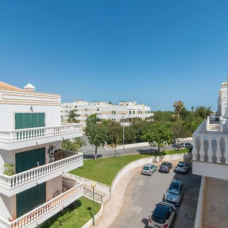Appartement T1 With Balcony Bbq 8min Walk To Beachfront District de Faro