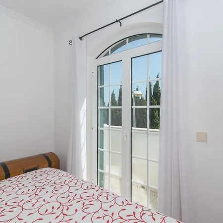 T1 With Balcony Bbq 8min Walk To Beachfront *